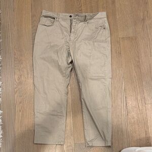 Lucky Brand Men's Khaki Chinos